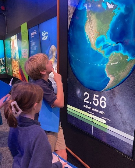 TXSciNatHisMus's tweet image. This Earth Day, we celebrate our ever-changing planet. 🌍
Texas Science & Natural History Museum is a place where you can reflect on the deep history of the planet we call home — Earth.
How will you celebrate #EarthDay?