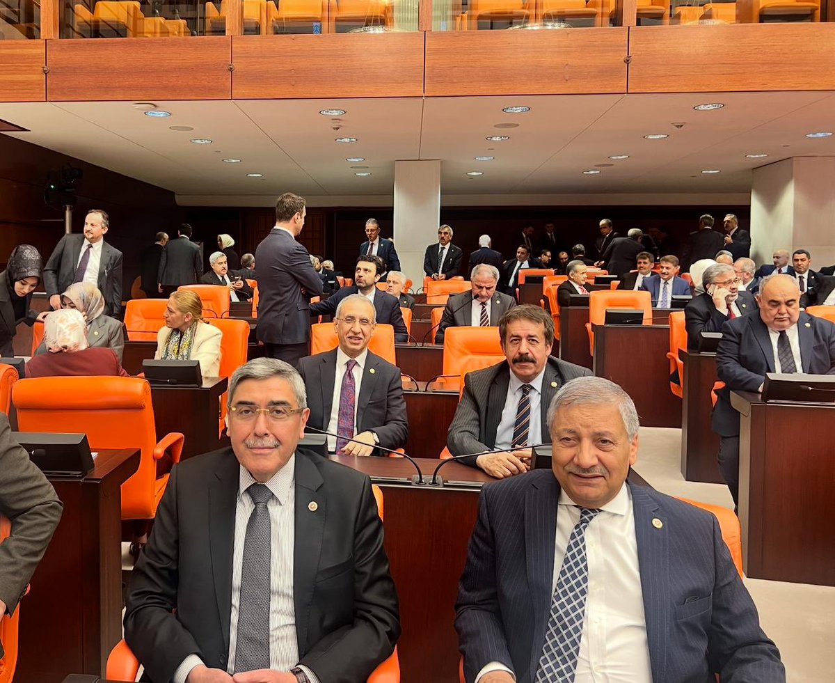 EyupOzkececi's tweet photo. 📍TBMM

Yüce Meclisimizde, siyasi partilerin grup önerilerinin görüşmelerine devam ediyoruz.

@av_mfaruk https://t.co/F1CJVWuejt