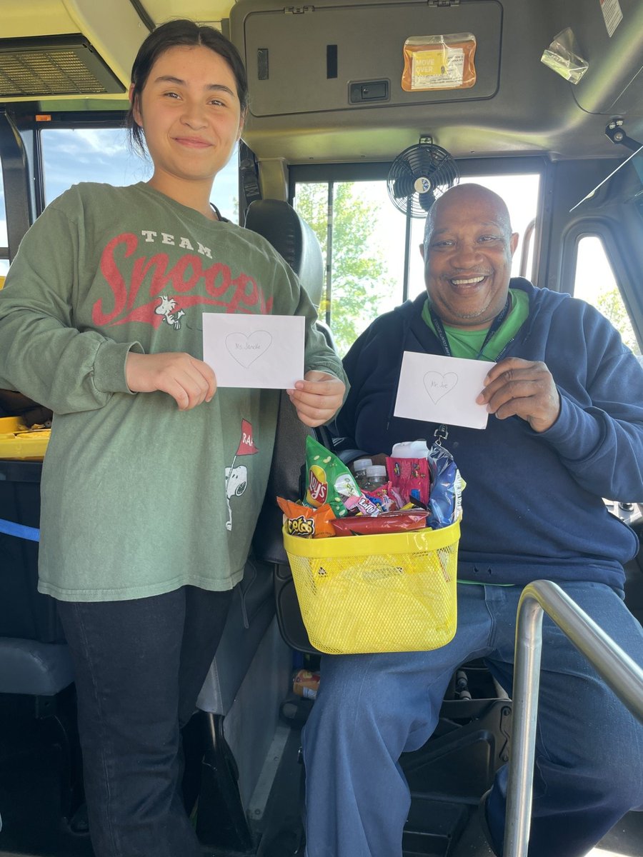 _AndyJacks's tweet image. Thank you to our #EllisExplorers bus drivers and attendants! You play such a critical role in our success, and you are definitely part of our one crew! #SchoolBusDriverAppreciationDay