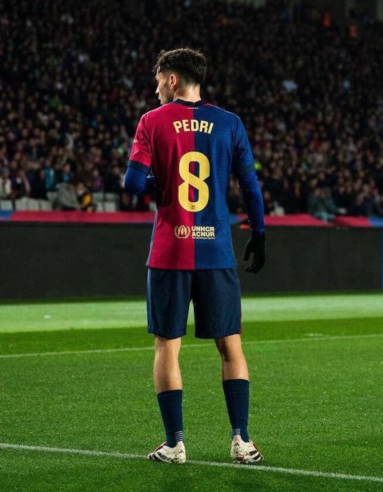 Ça pourrait paraître ordinaire ce que fait Pedri dans une soirée comme ça face à Majorque mais le match référence qu’il sort encore. Gestion, distribution, récupération : la très grande classe.

Et le voir aussi bien enchaîner pour son 58e match de la saison, ça aussi c’est fort.