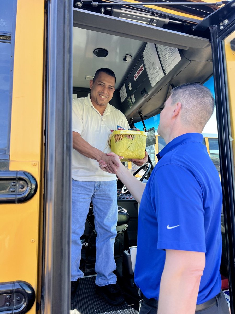 _AndyJacks's tweet image. Thank you to our #EllisExplorers bus drivers and attendants! You play such a critical role in our success, and you are definitely part of our one crew! #SchoolBusDriverAppreciationDay