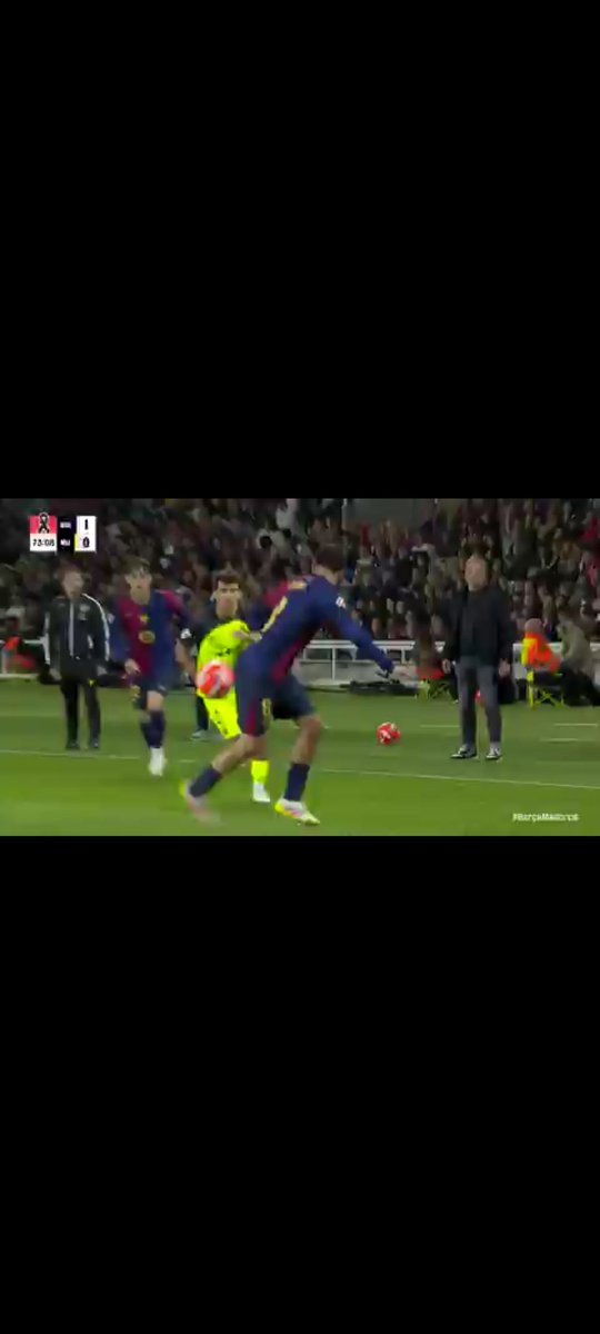 trendcraft3's tweet photo. Pedri, how do you do that?
#LaLigaHighlights #Barçamallora https://t.co/Bln3vYJ8z6