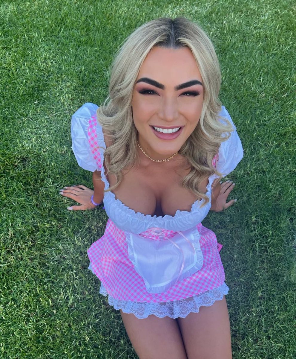 Celine 🤍 tweet media