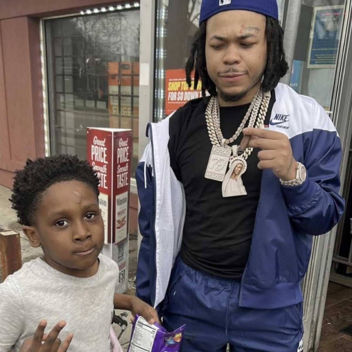 drillfanaticc's tweet photo. When lil bro lowkey shiesty so u gotta watch his lil ahh https://t.co/kWK91ltCy0
