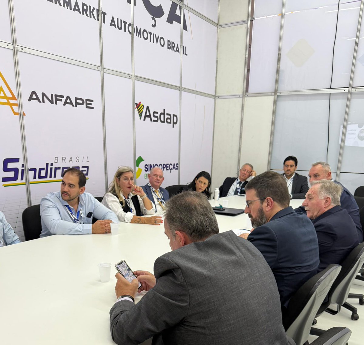 AsopartesNal's tweet image. 🌎🚗 Asopartes presente en Automec 2025 – São Paulo 🇧🇷

Participamos en la 1ª Reunião das associações latino-americanas do aftermarket automotivo, invitados por @aliancaaftermarket y Associations In Motion.

¡Fortaleciendo a integração regional do setor motriz! 💪

#Automec2025