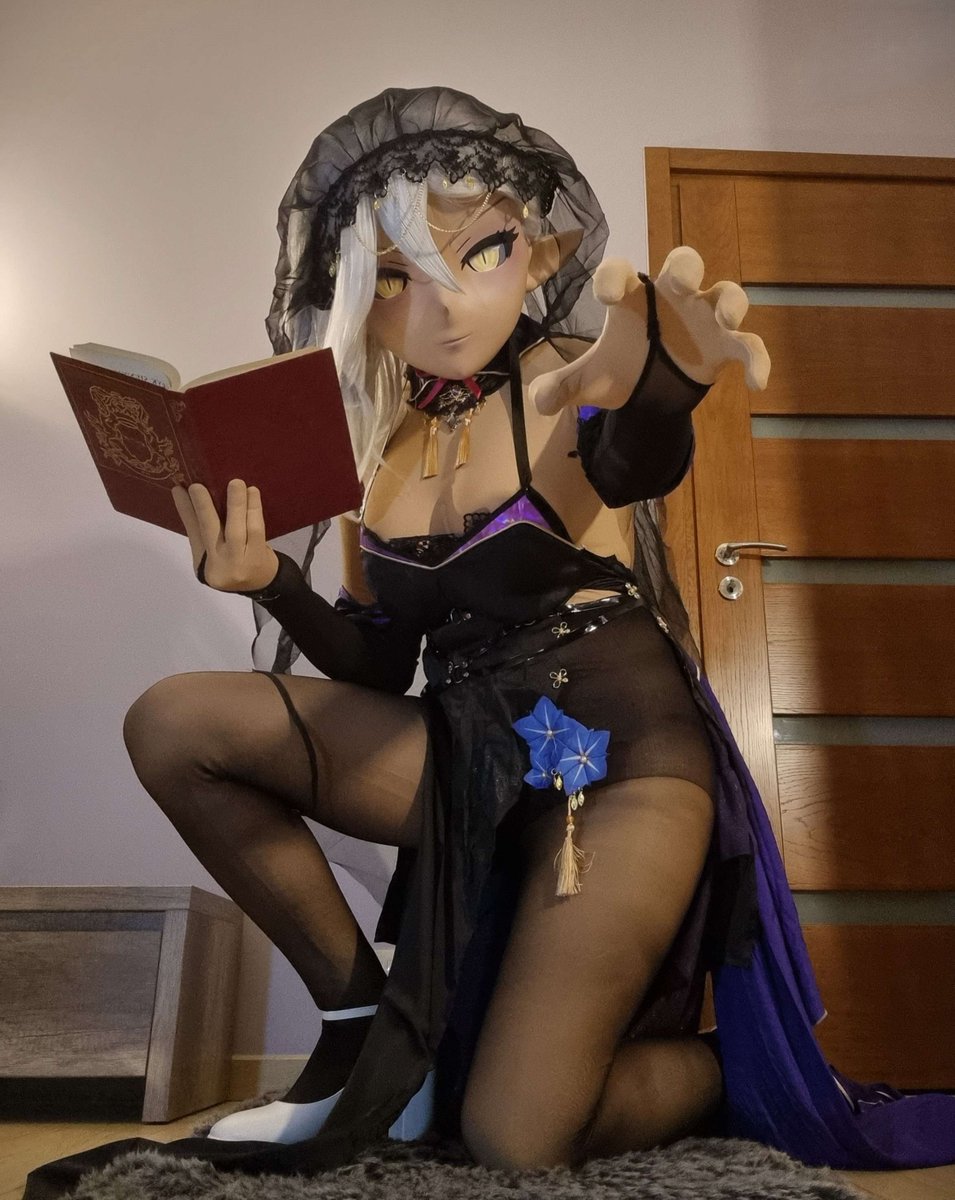 I might be sick but for some reason I don't feel 'evil' lately. 🫤
Now, give me a bunch of cute and ultra wholesome kigu pictures. ☺️

#kigurumi #着ぐるみ