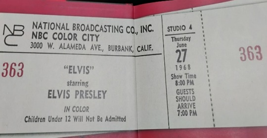 ESkyclouds's tweet photo. #ElvisPresley #ElvisComeBack #Elvis68 #ElvisBook #ElvisHistory https://t.co/VW1Ybf0fYP