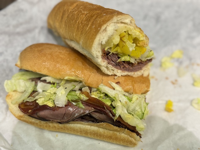 Really surprised by a sandwich I picked up inside the WMU Student Center at Re-Fresh Market while I was shopping for hockey National Championship gear.  

swmichigandining.com/2025/04/22/re-…