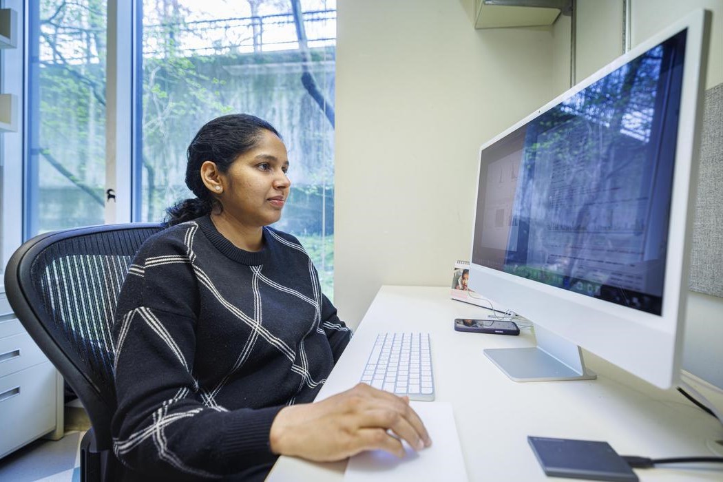 Science in Seattle (@science_seattle) on Twitter photo 🧬 Surprising findings from the Hahn Lab at <a href="/fredhutch/">Fred Hutch Cancer Center</a>!
Dr. <a href="/LMahendrawada/">Lakshmi Mahendrawada</a>’s new study shows yeast transcription factors have far less binding overlap than expected—challenging assumptions in #GeneRegulation.
đź“° bit.ly/4ipY9Qg
📖 <a href="/Nature/">nature</a>: go.nature.com/42zR1wd 🧬 Surprising findings from the Hahn Lab at <a href="/fredhutch/">Fred Hutch Cancer Center</a>!
Dr. <a href="/LMahendrawada/">Lakshmi Mahendrawada</a>’s new study shows yeast transcription factors have far less binding overlap than expected—challenging assumptions in #GeneRegulation.
đź“° bit.ly/4ipY9Qg
đź“– <a href="/Nature/">nature</a>: go.nature.com/42zR1wd