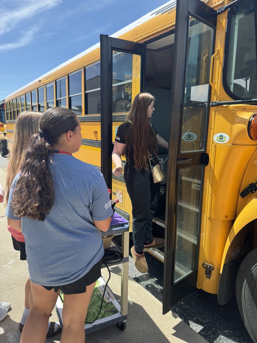 Stephanie Young (@principalyoung) on Twitter photo The <a href="/HickoryHillsSPS/">Hickory Hills School</a> STUCO celebrated Bus Driver Appreciation Day by greeting our amazing drivers with a snack & soda! We appreciate our <a href="/BusSps/">Bus SPS</a> drivers’ commitment to getting all <a href="/officialSPS/">Springfield Public Schools</a> students to school safe & sound each day! 🚌🌟 The <a href="/HickoryHillsSPS/">Hickory Hills School</a> STUCO celebrated Bus Driver Appreciation Day by greeting our amazing drivers with a snack & soda! We appreciate our <a href="/BusSps/">Bus SPS</a> drivers’ commitment to getting all <a href="/officialSPS/">Springfield Public Schools</a> students to school safe & sound each day! 🚌🌟