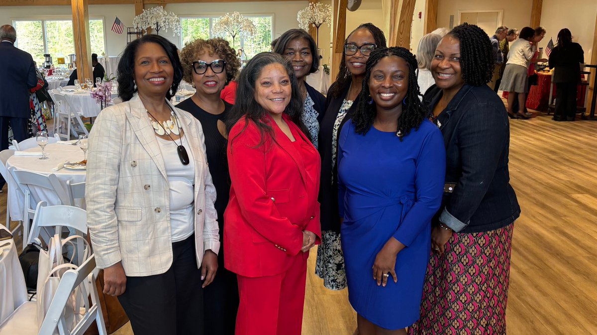 delegatebmn's tweet image. At @LWVMD Breakfast w/ @GovWesMoore. Great to celebrate passage of my Language Assistance Bill HB983 w/ @CommonCauseMD and the @NAACP.
Pictured are my Sorors Sen @ShanekaHenson, @EmergeMaryland Exec Dir Diane Emerson, and the ladies of Delta Sigma Theta.