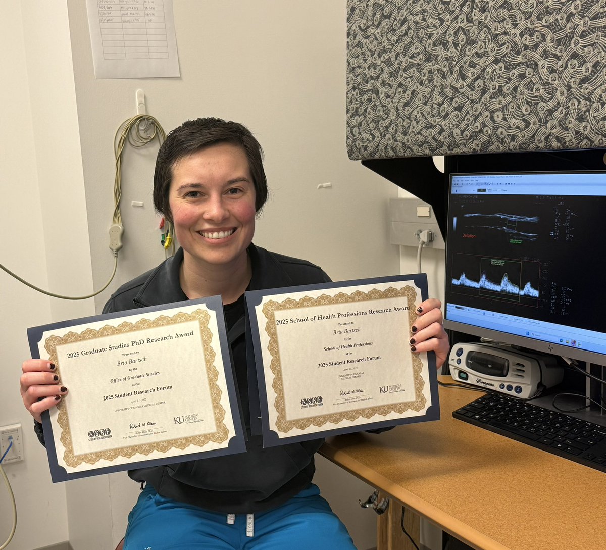 Sandra Billinger (@sandy_reachlab) on Twitter photo Congratulations to <a href="/BriaBartsch/">Bria Bartsch</a>! She received 4 awards for her talk on #FMD #stroke #exercise at <a href="/KUMedCenter/">KU Medical Center</a> student research forum. She received the 2025 Graduate Studies award, overall best platform, research medal in #SHP & best presentation in the #RehabScience #PhD program! Congratulations to <a href="/BriaBartsch/">Bria Bartsch</a>! She received 4 awards for her talk on #FMD #stroke #exercise at <a href="/KUMedCenter/">KU Medical Center</a> student research forum. She received the 2025 Graduate Studies award, overall best platform, research medal in #SHP & best presentation in the #RehabScience #PhD program!