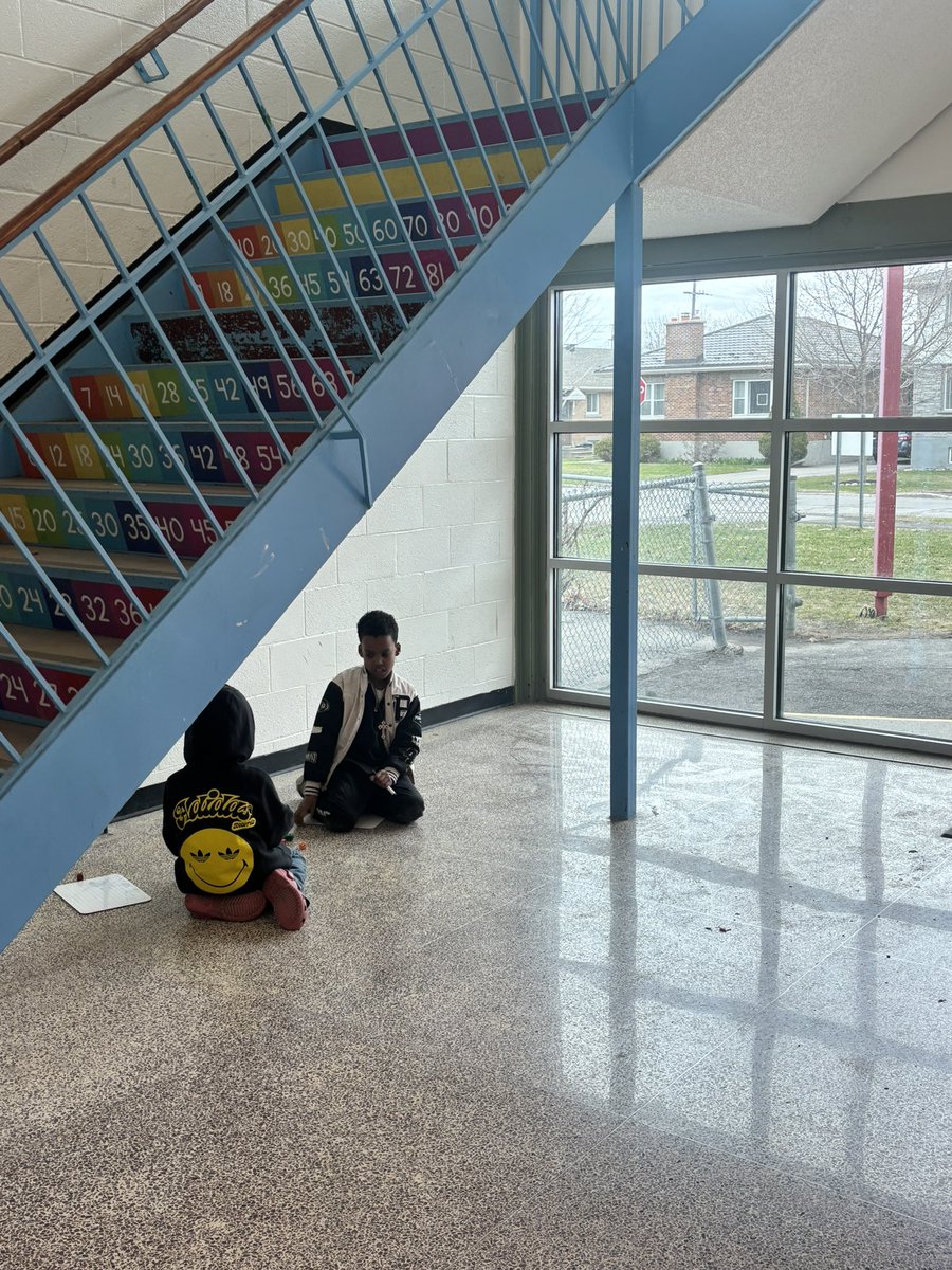 Grade 1/2 began our unit in measurement today! We talked about different forms of non standard measurement and length! Students got creative with what they wanted to measure. I also found out my right foot is 9 cubes in length… the more you know! Thanks grade 1/2 📏👣