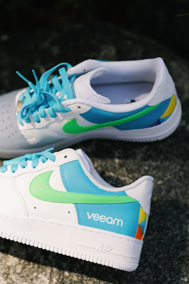👟 Revealed on stage at #VeeamON: This year’s custom #Veeam kicks by <a href="/Bstreetshoes/">Blake Barash</a>! Who else is a fan? 🙋‍♂️

Want a pair for yourself? Take part in LabWarz online for a chance to win—There's still time >> bit.ly/3Ru7UBV