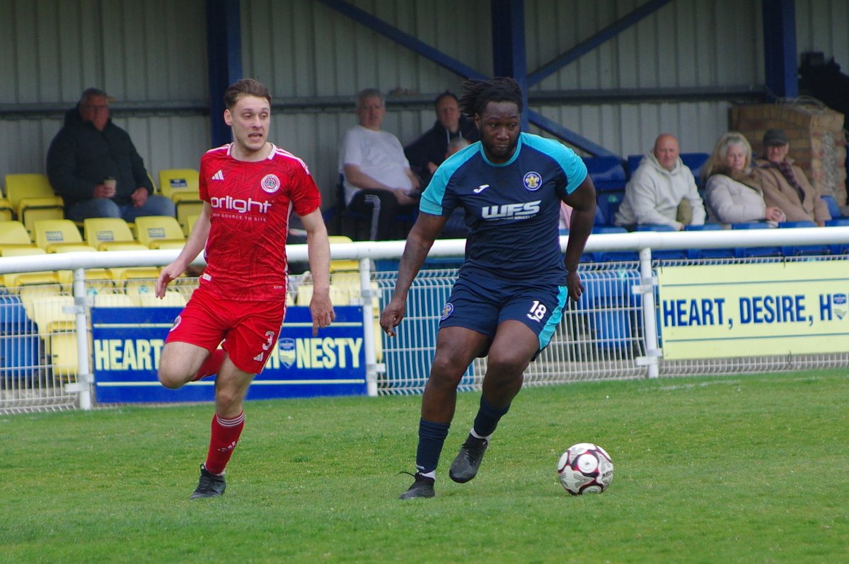 RayleighFootie's tweet image. A few photos📸 as Rayleigh Town lose 5-1 to AS London lets put that one to bed and move on, as we await the leagues decision on who has home advantage in the play offs, we go again🦁🦁👊
@RayleighTownFC1 @NonLeagueCrowd @NonLeagueUK_