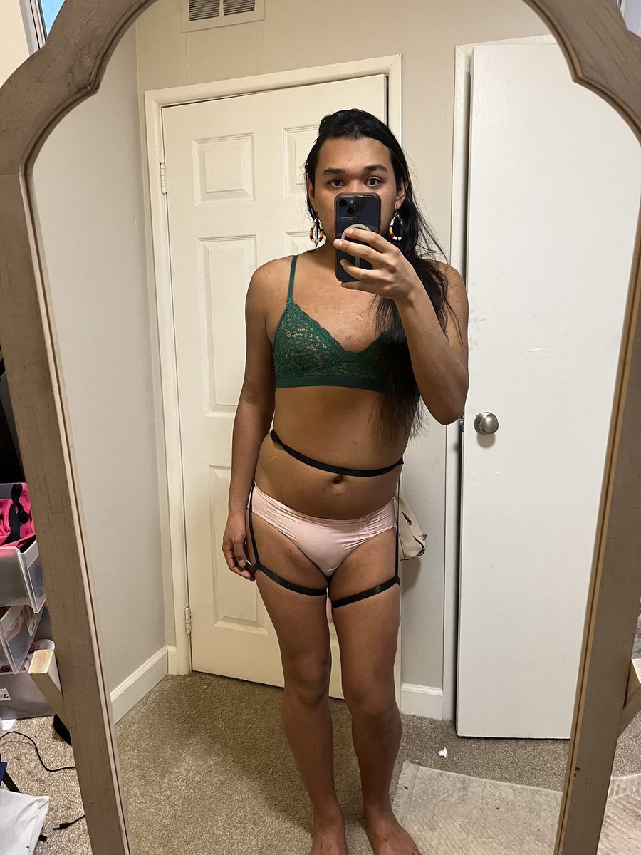 cryscrossdresser tweet media