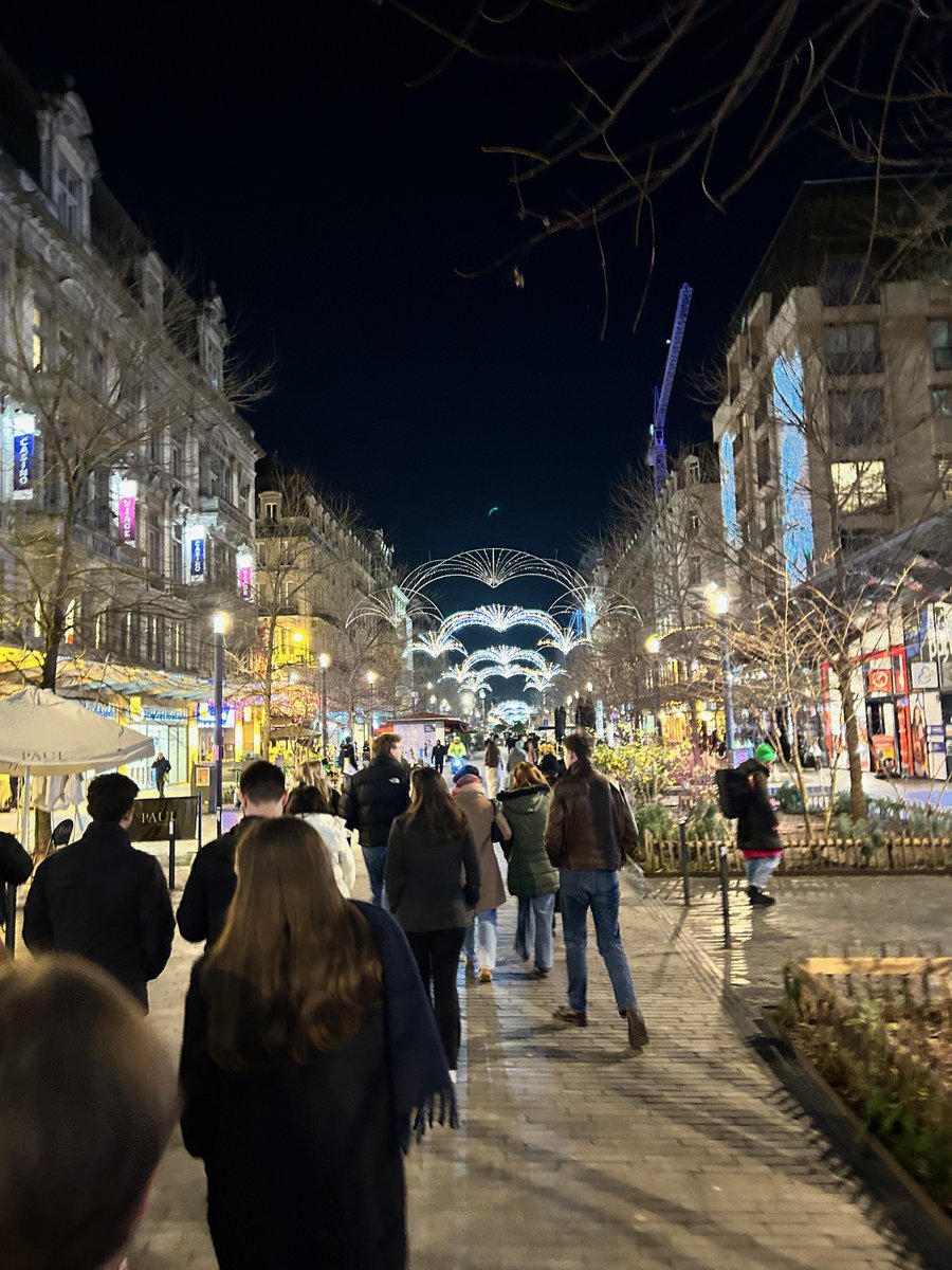 account307's tweet photo. Looking back at the first couple of weeks, I arrived with an intense headache and little sleep 😂. Thank goodness I was able to make it to the hotel on the first night. I hadn't done any prior research on the city, and I had no clue what to expect from Brussels @AU_EuropeCenter https://t.co/hIoth3UvyB