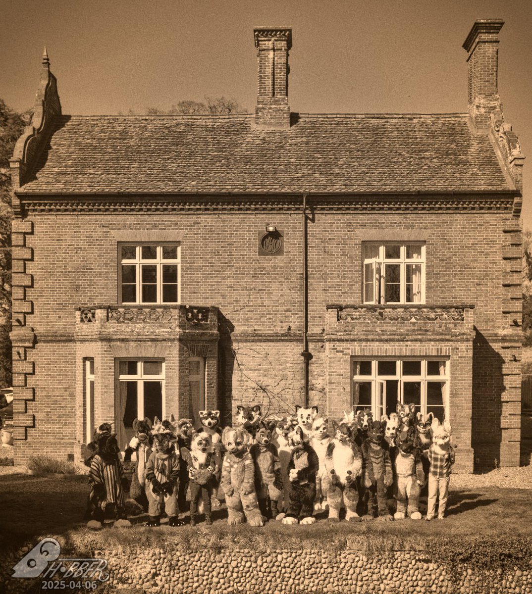 I keep saying how old I am, but no one believes I am 132. Well, now I have proof with this photo thanks to <a href="/_hobber/">hobber</a>, #hexacon