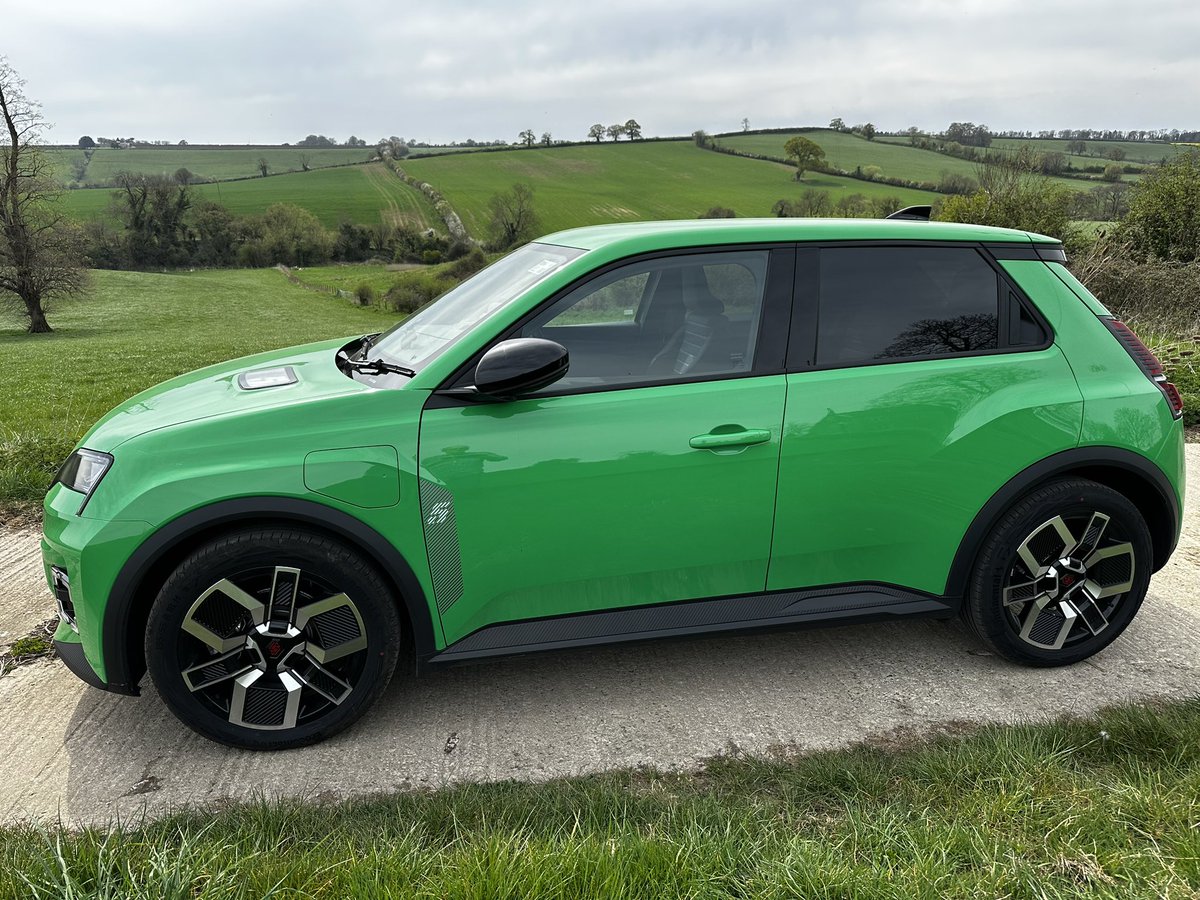 JeremyWalwin's tweet photo. @AutoExpress It’s great, I’m loving it (agree about the stalks). https://t.co/X8HNUv1szG