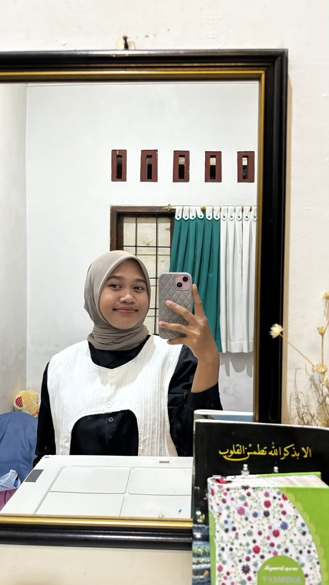 Belajar untuk tidak secara sepontan merespon sesuatu walau terkadang menjadi tidak menyenangkan dan tidak banyak berbicara agar lebih didengar. 🫂