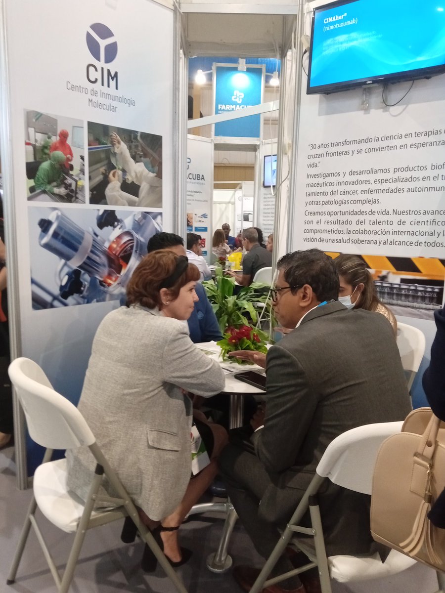 En el marco de la Feria
#saludparatodos tuvo lugar un encuentro entre especialistas del <a href="/cim_cuba/">CIM Centro de Inmunología Molecular</a> y una delegación de Egipto integrada por el Presidente de la Agencia regulatoria, el representante del Ministerio de salud y la empresa MUP,  además del cónsul de Egipto en la Habana