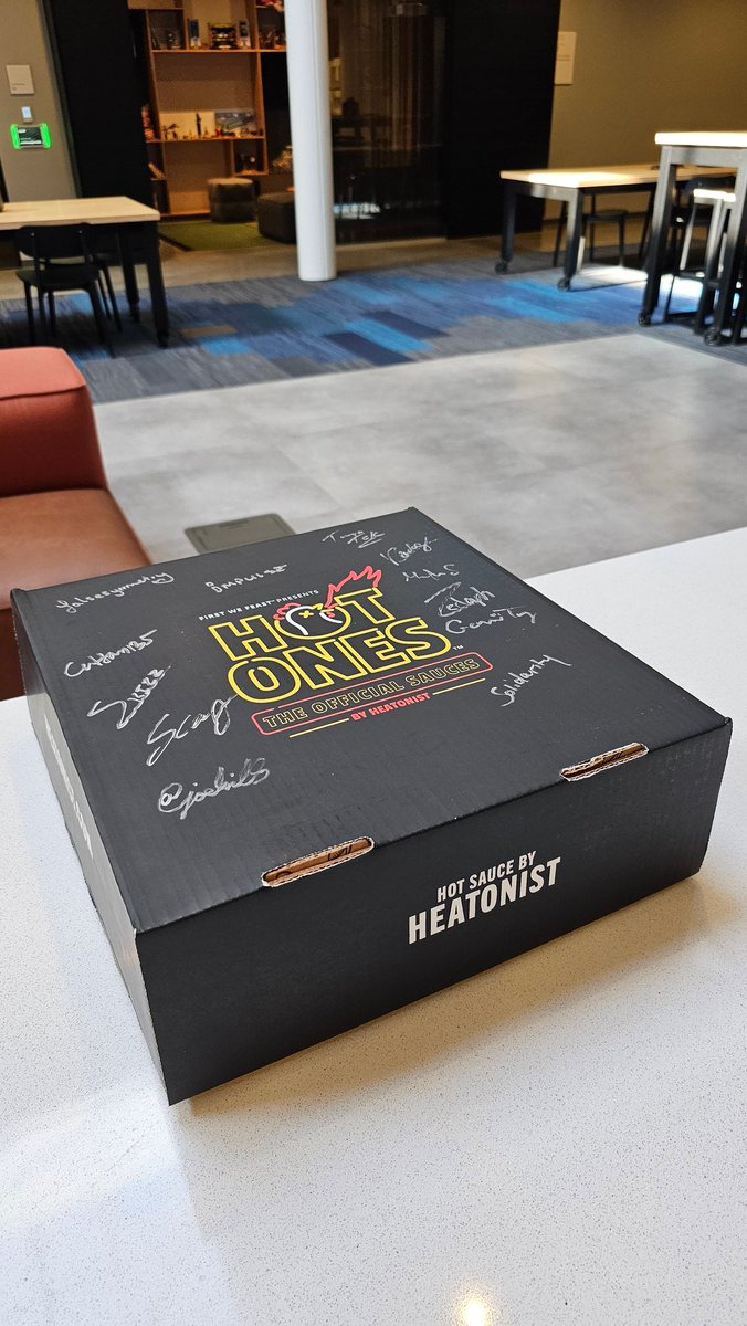 The hermits left behind a 🔥gift🔥 for the studio 😂

Thanks <a href="/impulseSV/">impulseSV</a> <a href="/GTWScar/">GoodTimesWithScar</a> 💚