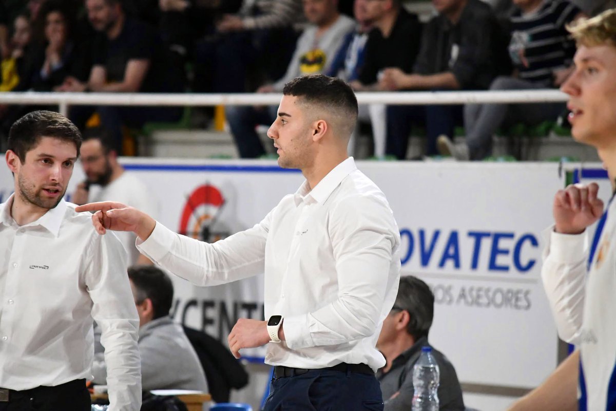 baloncestoSDP's tweet photo. 🎂 ¡El gran @joanmarcferrer está de cumpleaños!

💙 Desde el Clínica Ponferrada SDP queremos desearle un muy feliz cumpleaños y que sean muchos más como blanquiazul.

¡MUCHAS FELICIDADES, JOAN MARC‼️ 🥳

#SoñarMásAlto #SomosSDP https://t.co/bCzP3JGgZW
