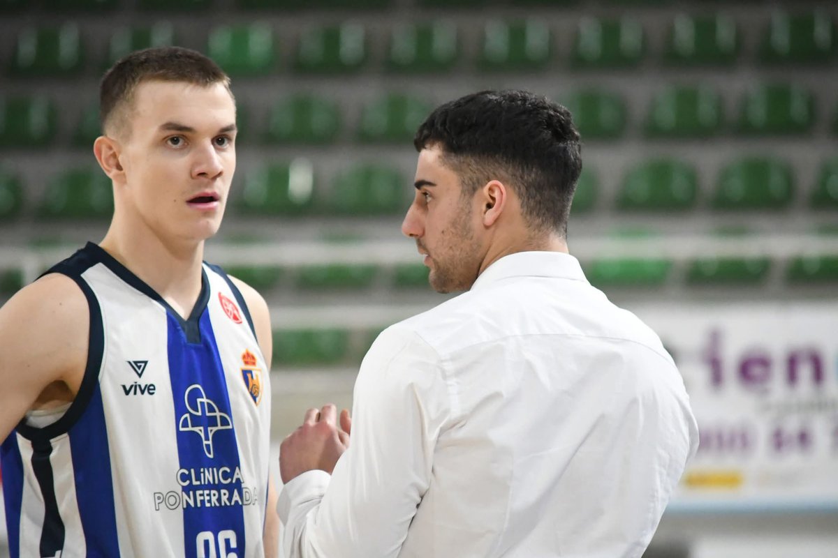 baloncestoSDP's tweet photo. 🎂 ¡El gran @joanmarcferrer está de cumpleaños!

💙 Desde el Clínica Ponferrada SDP queremos desearle un muy feliz cumpleaños y que sean muchos más como blanquiazul.

¡MUCHAS FELICIDADES, JOAN MARC‼️ 🥳

#SoñarMásAlto #SomosSDP https://t.co/bCzP3JGgZW