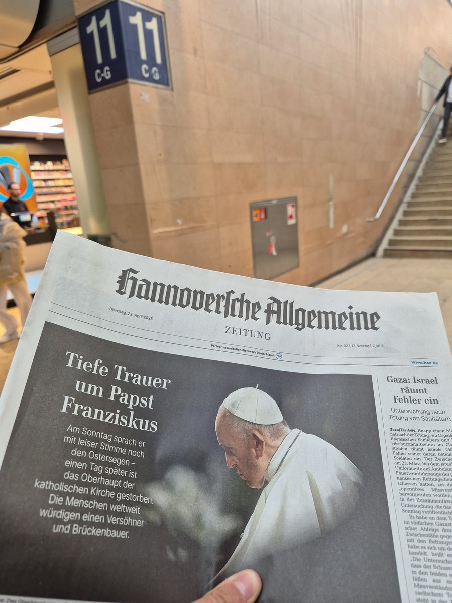 Habe an geschichtsträchtigem Ort eine Zeitung für Zeitkapsel gekauft. Wie findet ihr?