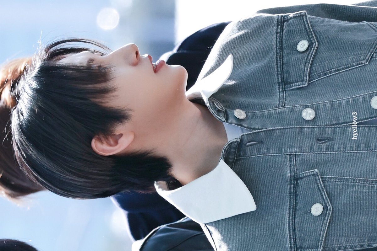 renjuns323's tweet photo. renjun’s side profile >>>> https://t.co/DWxopDCMVB