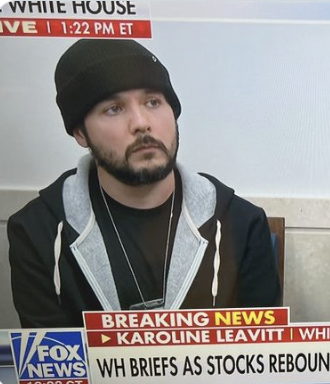 Tim Pool when other people won't dress up at the White House 

vs 

Tim Pool when he goes to the White House