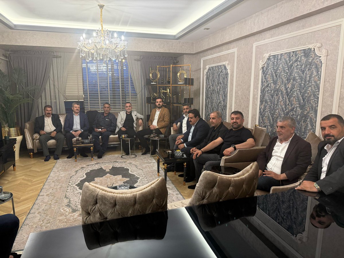 Dadaş Ağılı Mahallesi, son günlerde örnek bir dayanışma ve barış hikâyesine tanıklık etti Yetiş Ailesi içerisinde bir süredir devam eden anlaşmazlık, sağduyunun, hoşgörünün ve karşılıklı anlayışın ışığında sulh yoluyla çözüme kavuştu. Aile bireyleri bir araya gelerek sorunlarını