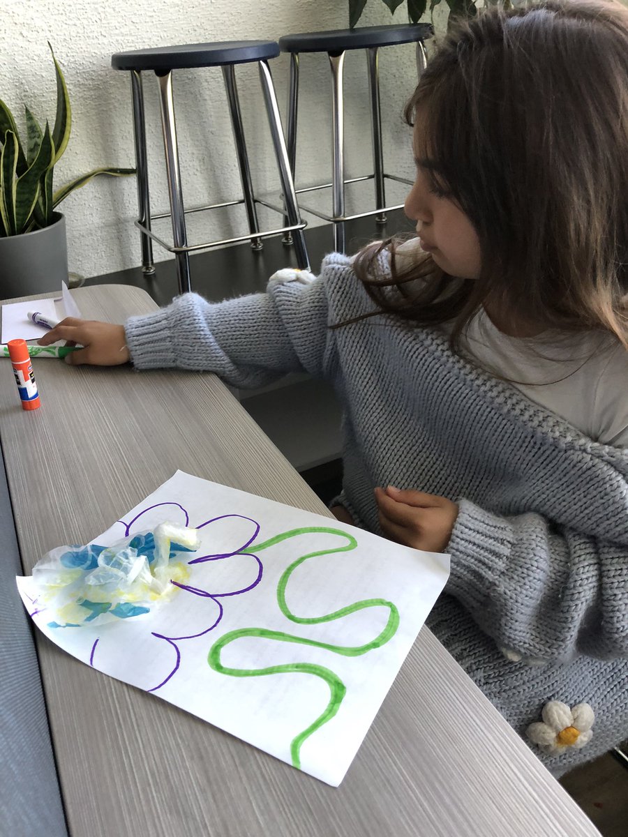 LVGintheLibrary's tweet image. Happy #EarthDay, everyone! Today my 5th graders &amp;amp; I read @CaroleLindstrom’s beautiful book, We Are Water Protectors. Then, students repurposed single use plastic bags &amp;amp; unused photocopies to create original pieces of art. #SPSlib