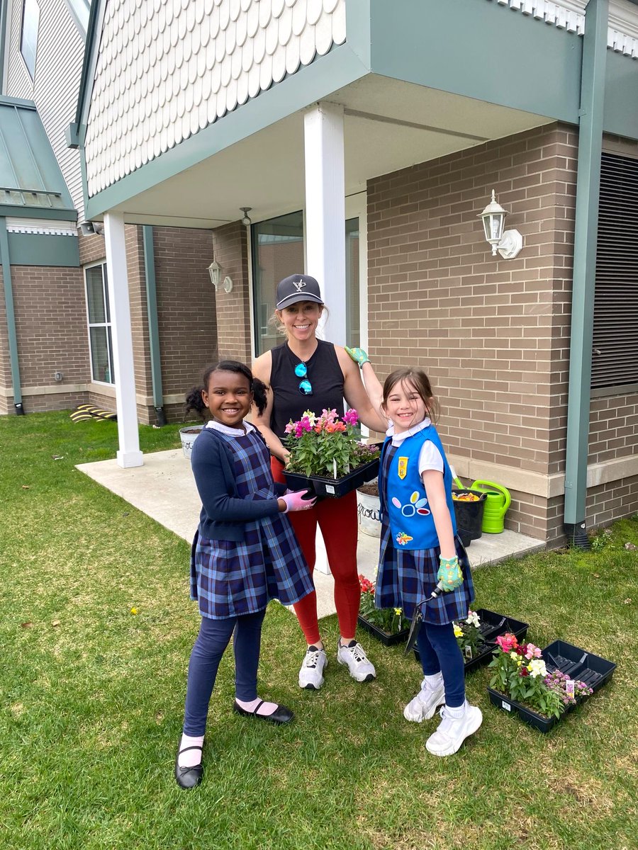DCDSchool's tweet photo. The 1st grade Daisy troop planted spring flowers in the pots at the Lower School yesterday in conjunction with Earth Day to beautify their school community and learn about the importance of gardening and environmental stewardship.#EarthDay #DCDSCommunity https://t.co/l6HFhqEXTJ