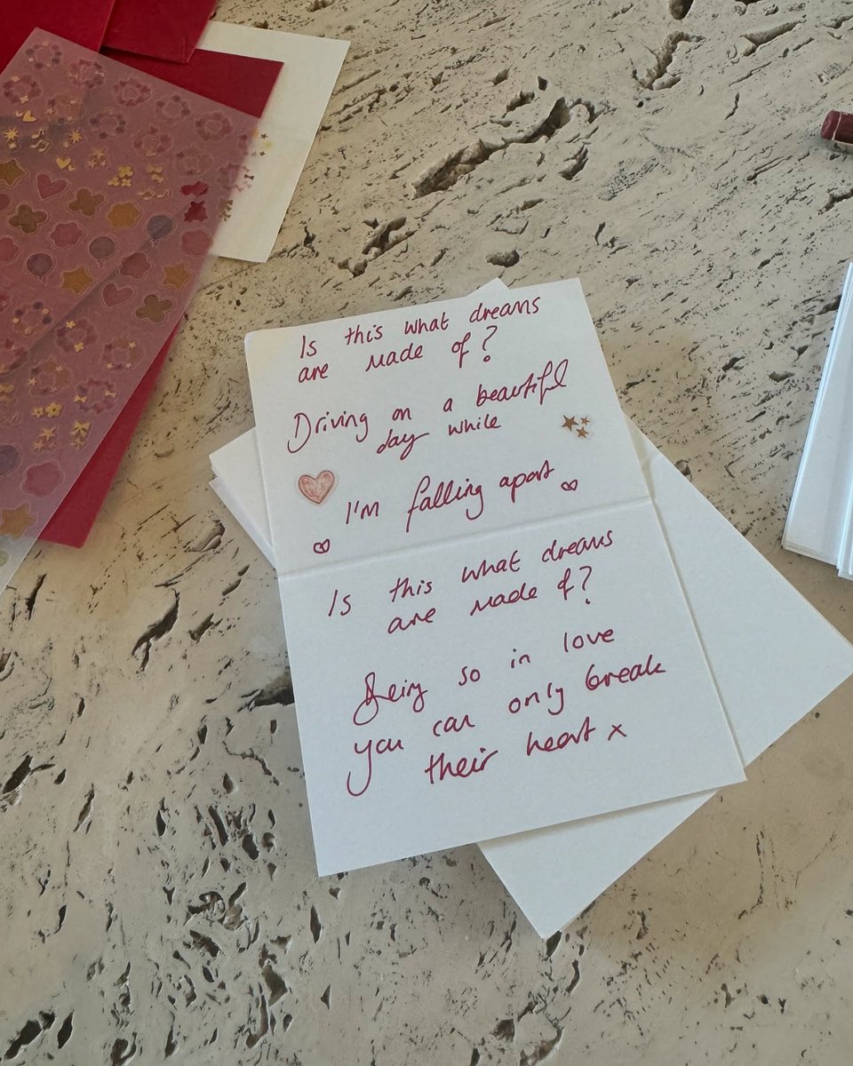 JadeBirdMusic's tweet image. 📷Handwritten Lyric Giveaway 📷 I’m sending exclusive lyrics from my upcoming album to those of you that have pre-ordered the record. Here’s what to do to receive one:
- Join The Nest (Insta broadcast channel in instagram bio)
- Pre-save / pre-order the NEW ALBUM!
20 WINNERS!