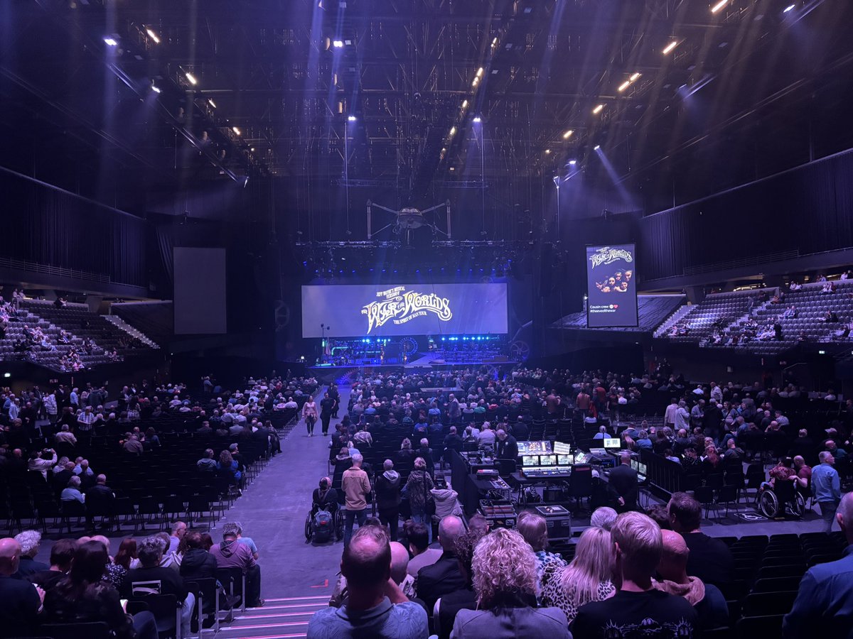 dwebb1210's tweet photo. Datingprogramma @WarOfTheWorldsM 
#TheEveOfTheWar https://t.co/51ORugdb8R