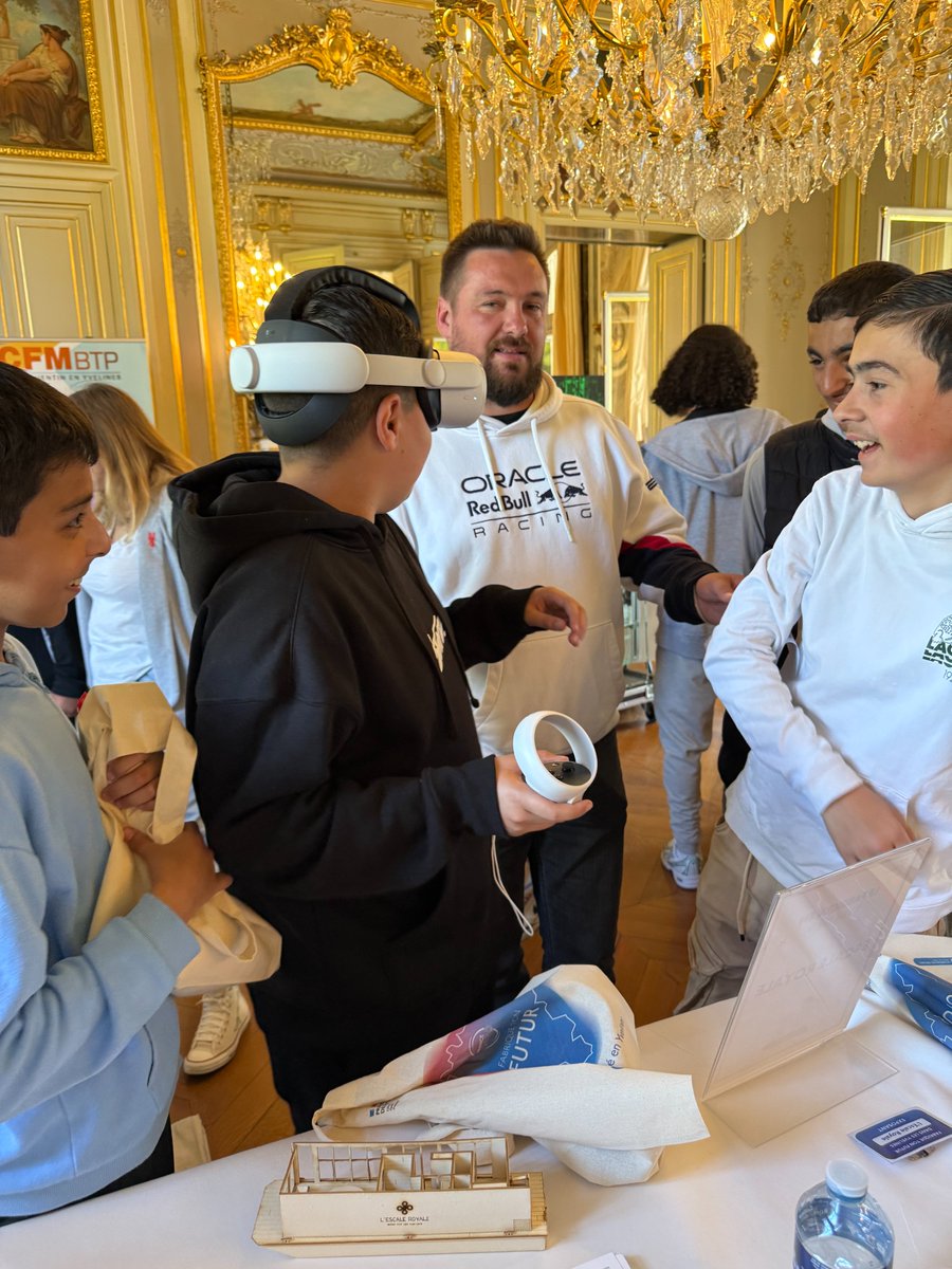 L'Escale Royale tweet media