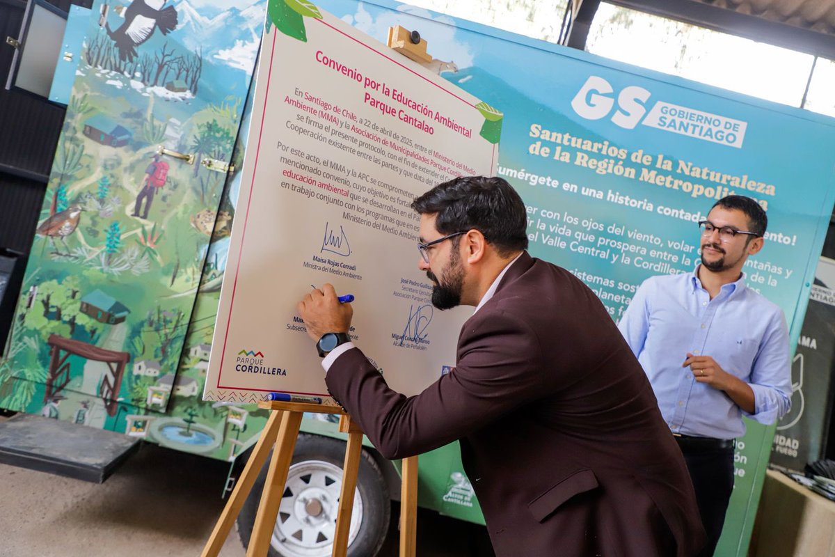 Desde hace 55 años se conmemora el #DíaDeLaTierra. Fecha para reflexionar y promover acciones que alivien los impactos de la triple crisis ambiental. Desde #ParqueCantalao compartimos con más de 300 niñas y niños en en actividades de senderismo, huerta y plantación de árboles🌳