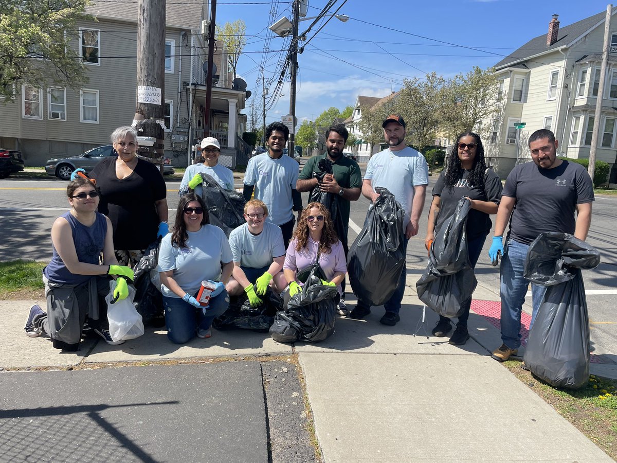 CCDOM1's tweet image. Happy Earth Day from Unity Square! 🌳♻️🌷

Today we came together as a community to honor Earth Day with a neighborhood cleanup around Unity Square and Feaster Park!

#EarthDay #UnitySquare #CommunityCleanup #EnvironmentalJustice #NewBrunswick #RecycleResponsibly