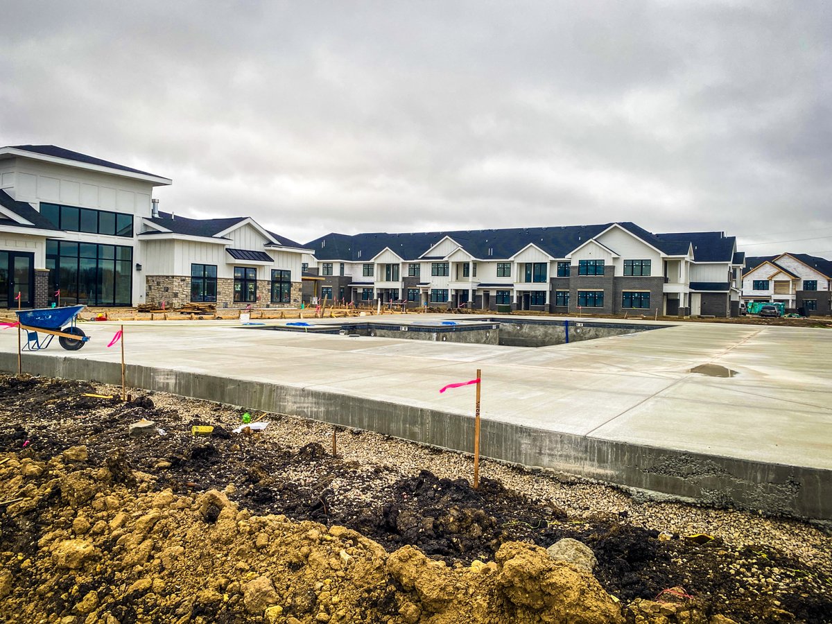 Seasons at Elgin is progressing fast—our 6th multifamily project with FRED! From clubhouse finishes to roofing and MEP work, each milestone brings us closer to completion.

Check out the latest aerial update: momento360.com/e/uc/8fd62cbd5…

#BuildingWithBUILTECH