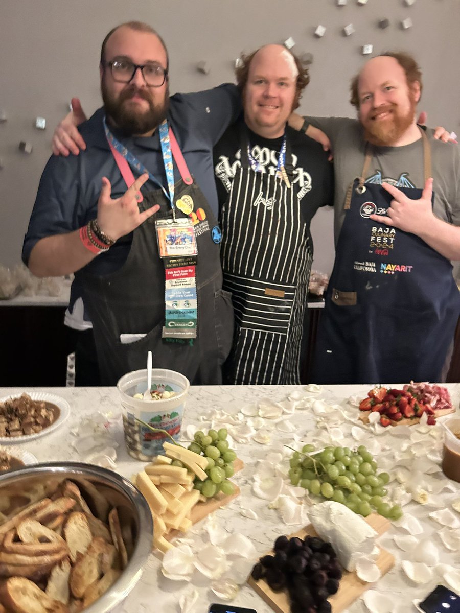 TheBronyChef's tweet photo. Had a huge blast in @BABSCon on their final year. It was great to see my friends back. But it was even better to get the chance to cater the staff party at the end! I am going to miss this con! This was my favourite con. Long live #babscon https://t.co/9LsQN5Dj5t