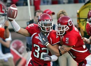 Humbled and honored! After a great conversation with Morgan Scalley <a href="/RSNBUtes/">Morgan Scalley</a> I have been offered to play football for the Utah Utes! #utah #utahutes #GoUtes <a href="/Utah_Football/">Utah Football</a> <a href="/FWhittinghamJr/">Fred Whittingham Jr.</a> <a href="/CoachPowell99/">Lewis Powell</a>