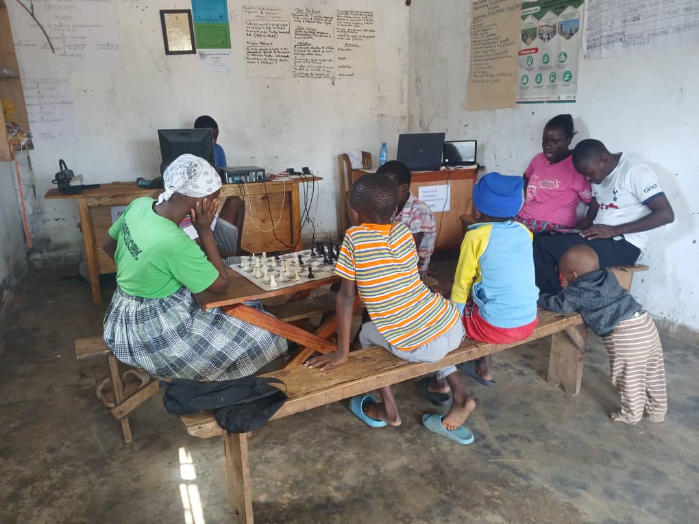 TIYEPADNetwork's tweet photo. Chess is part of life. We are equipping the young ones with chess skills. @innov8tor3 https://t.co/y0khvJDaas