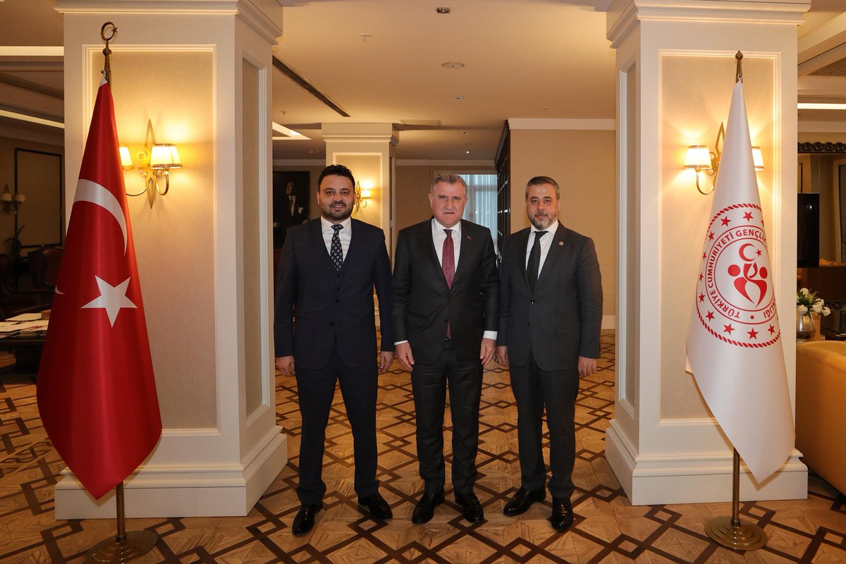 Süleyman Özgün🇹🇷 (@mvsuleymanozgun) on Twitter photo 📍 Gençlik ve Spor Bakanlığı
İl başkanımız Muhammed Feyzi Aygün (<a href="/av_mfa/">Muhammed Feyzi Aygün</a>) ile Gençlik ve Spor bakanımız Sayın Osman Aşkın BAK (<a href="/OA_BAK/">Dr. Osman Aşkın Bak</a>) Beyi Makamında ziyaret ettik.
Derinkuyu ve Ürgüp ilçelerimizde bakanlığımızın yaptığı spor komplekslerinin son durumları ve ilerde 📍 Gençlik ve Spor Bakanlığı
İl başkanımız Muhammed Feyzi Aygün (<a href="/av_mfa/">Muhammed Feyzi Aygün</a>) ile Gençlik ve Spor bakanımız Sayın Osman Aşkın BAK (<a href="/OA_BAK/">Dr. Osman Aşkın Bak</a>) Beyi Makamında ziyaret ettik.
Derinkuyu ve Ürgüp ilçelerimizde bakanlığımızın yaptığı spor komplekslerinin son durumları ve ilerde