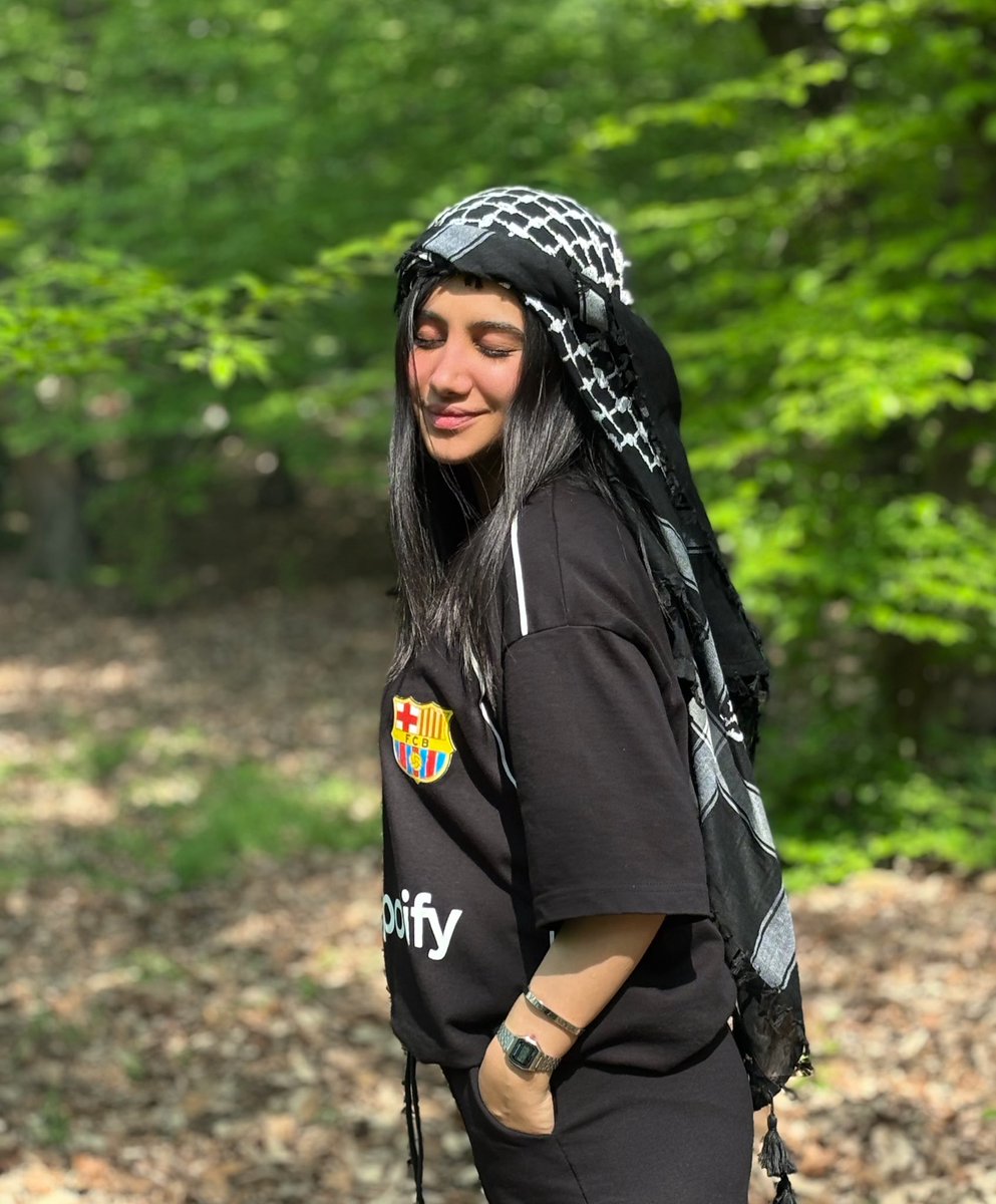 YYGNN_'s tweet photo. جا مانده از سیزده بدر🥰 https://t.co/bFBsMl0WZJ