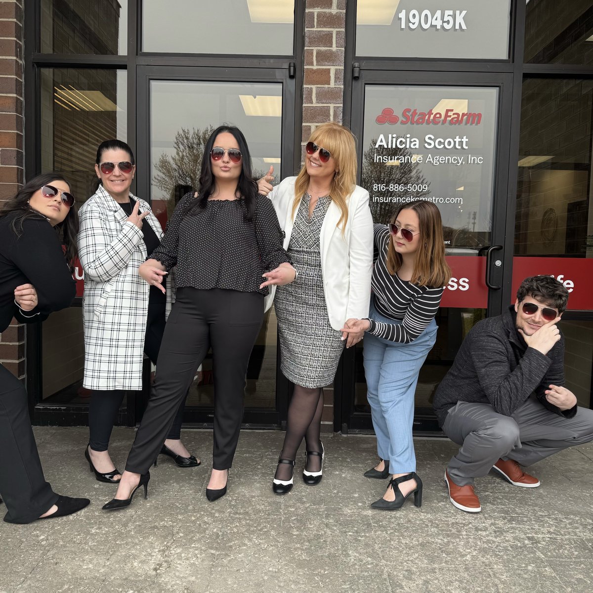 StateAlicia's tweet image. Who needs a superhero when you’ve got a team of insurance professionals this fly? 😎

Whether we’re saving the day or just soaking up the sun, we’re always here to protect you and your latest adventures! 

#StateFarmSquad #AviatorVibes #ProtectYourFun