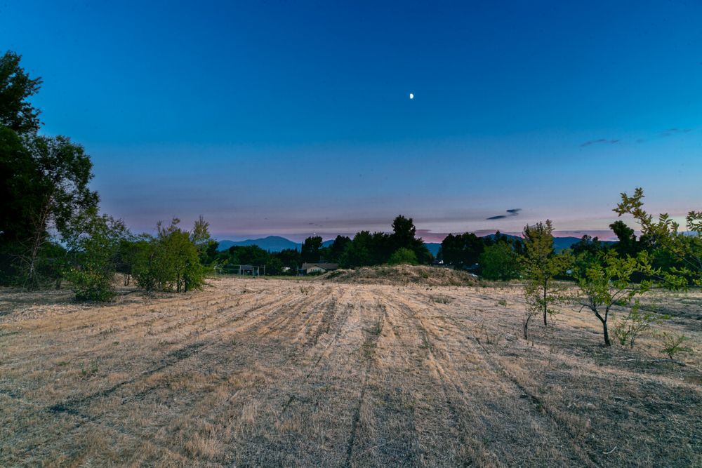 Congratulations to Todd VanDomelen and Mike Brown on brokering the sale of approximately 7.86 acres of land in Medford, Oregon. The sale includes plans for a 168-unit multifamily project.

Read more here: ow.ly/OuiG50VFyjL

#CRE #TCNSuccessStories #Medford