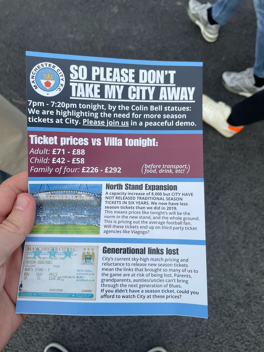 TyMarshall_MEN's tweet image. City fans protesting against ticket issues outside the Etihad once again. Cheapest matchday ticket for adults is £71 tonight #mcfc