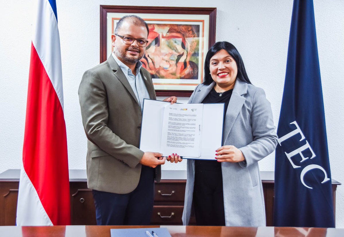 CITECCR's tweet photo. El CITEC y el TEC, llevaron a cabo la firma de un Convenio de Cooperación entre ambas instituciones, el cual permite una colaboración recíproca para la promoción y realización de actividades de interés común, en beneficio de los profesionales y los estudiantes.

¡Somos 100% TEC! https://t.co/aWDFfwokLn