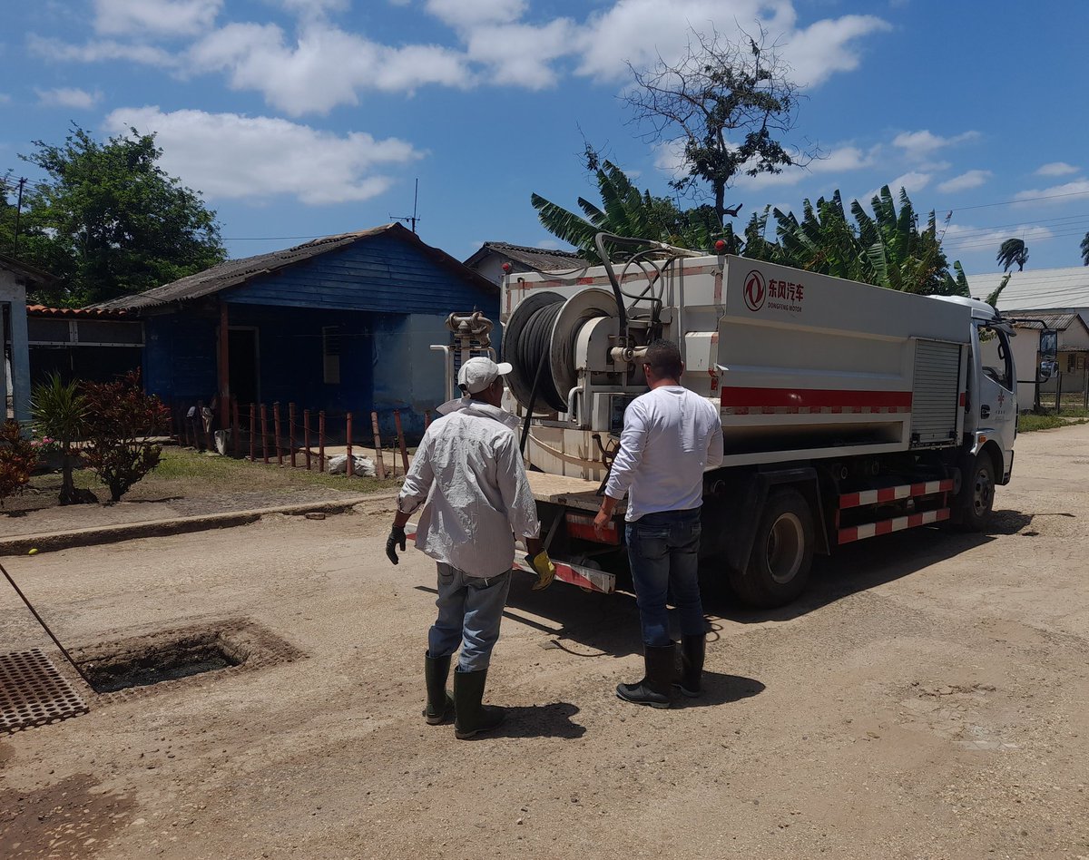 DidierJCalvo's tweet photo. Continuamos trabajando en #1roDeEneroDeVictorias por mantener la vitalidad de nuestros servicios, porque #MejorEsPosible.

#CiegoEn26 
#1roDeMayo
#PorCubaJuntosCreamos 
#ComprometidosConNuestraObra 
#JuntosXCuba
@AcueductoPEnero 
@eaacav https://t.co/tT3WF7wWwL
